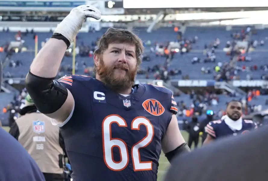 Chicago Bears guard Joe Thuney
