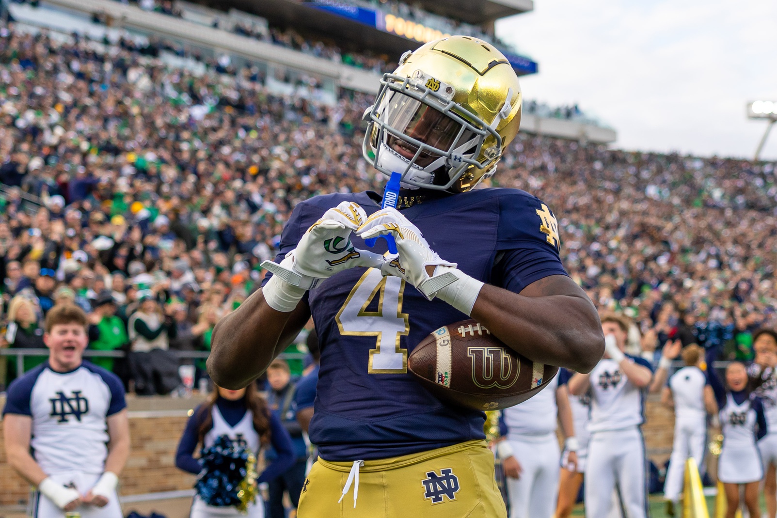 Notre Dame Fighting Irish running back Jeremiyah Love (4)